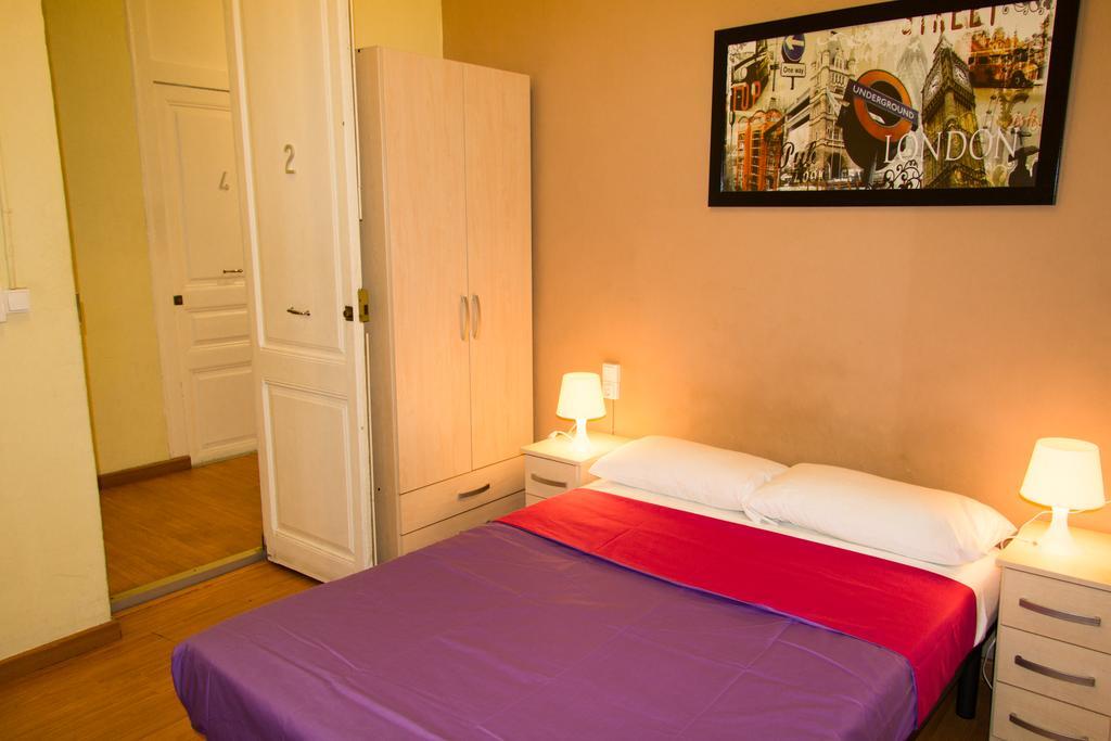 Hostal Mimi Las Ramblas Barselona Dış mekan fotoğraf