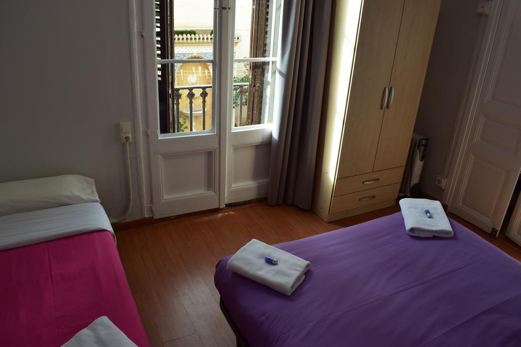 Hostal Mimi Las Ramblas Barselona Dış mekan fotoğraf