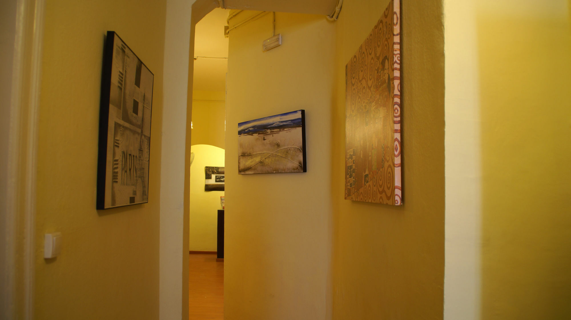 Hostal Mimi Las Ramblas Barselona Dış mekan fotoğraf