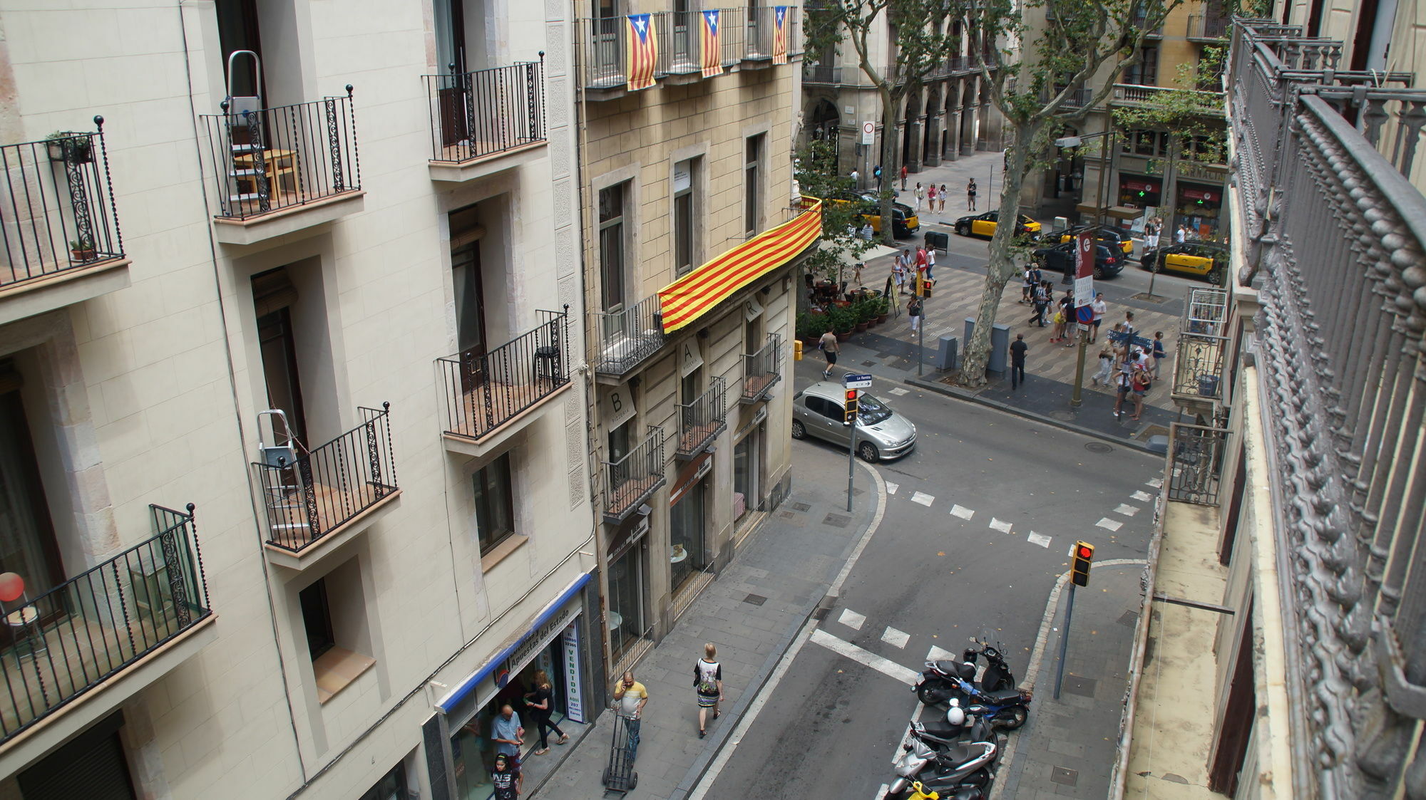 Hostal Mimi Las Ramblas Barselona Dış mekan fotoğraf