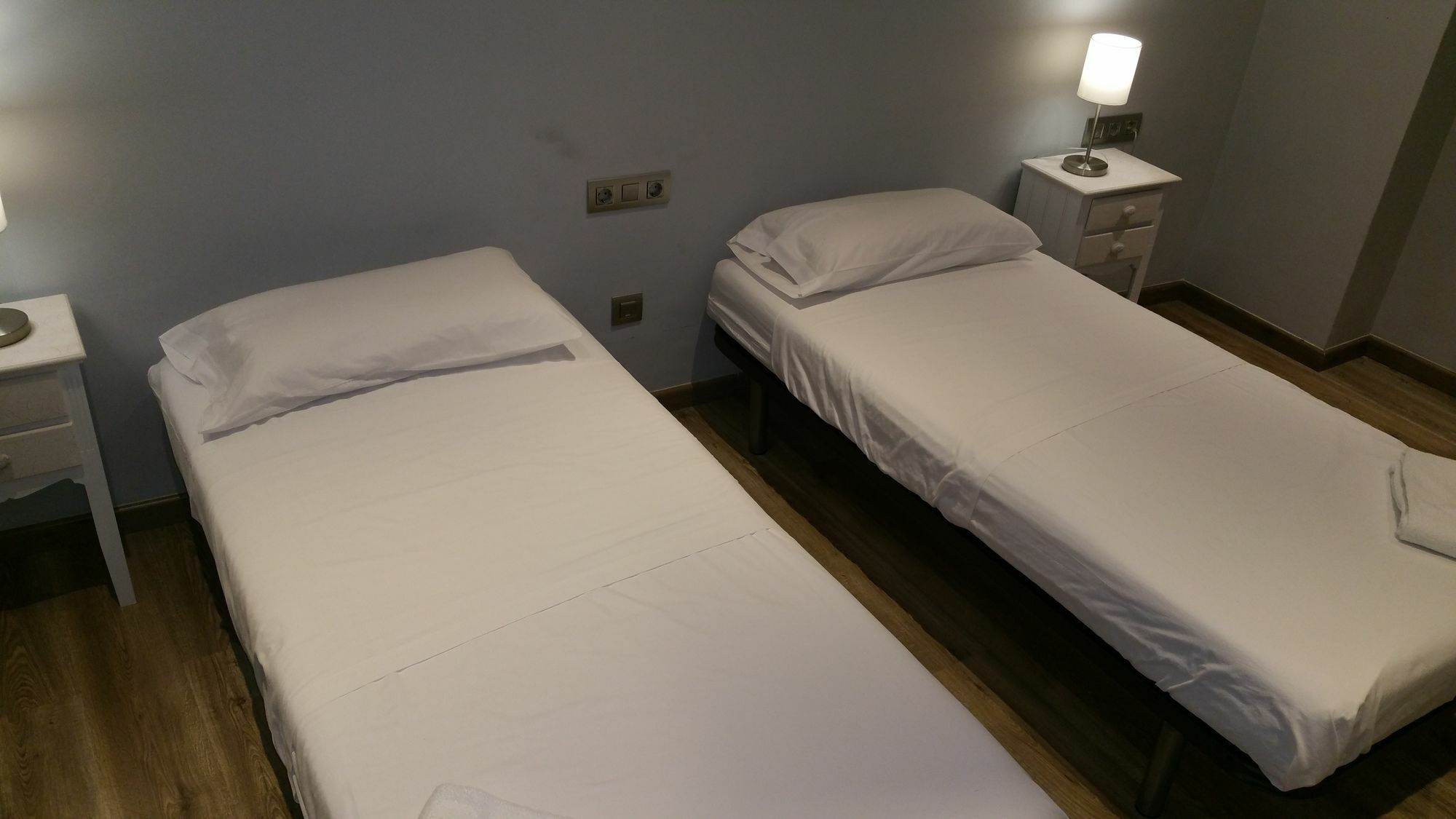Hostal Mimi Las Ramblas Barselona Dış mekan fotoğraf