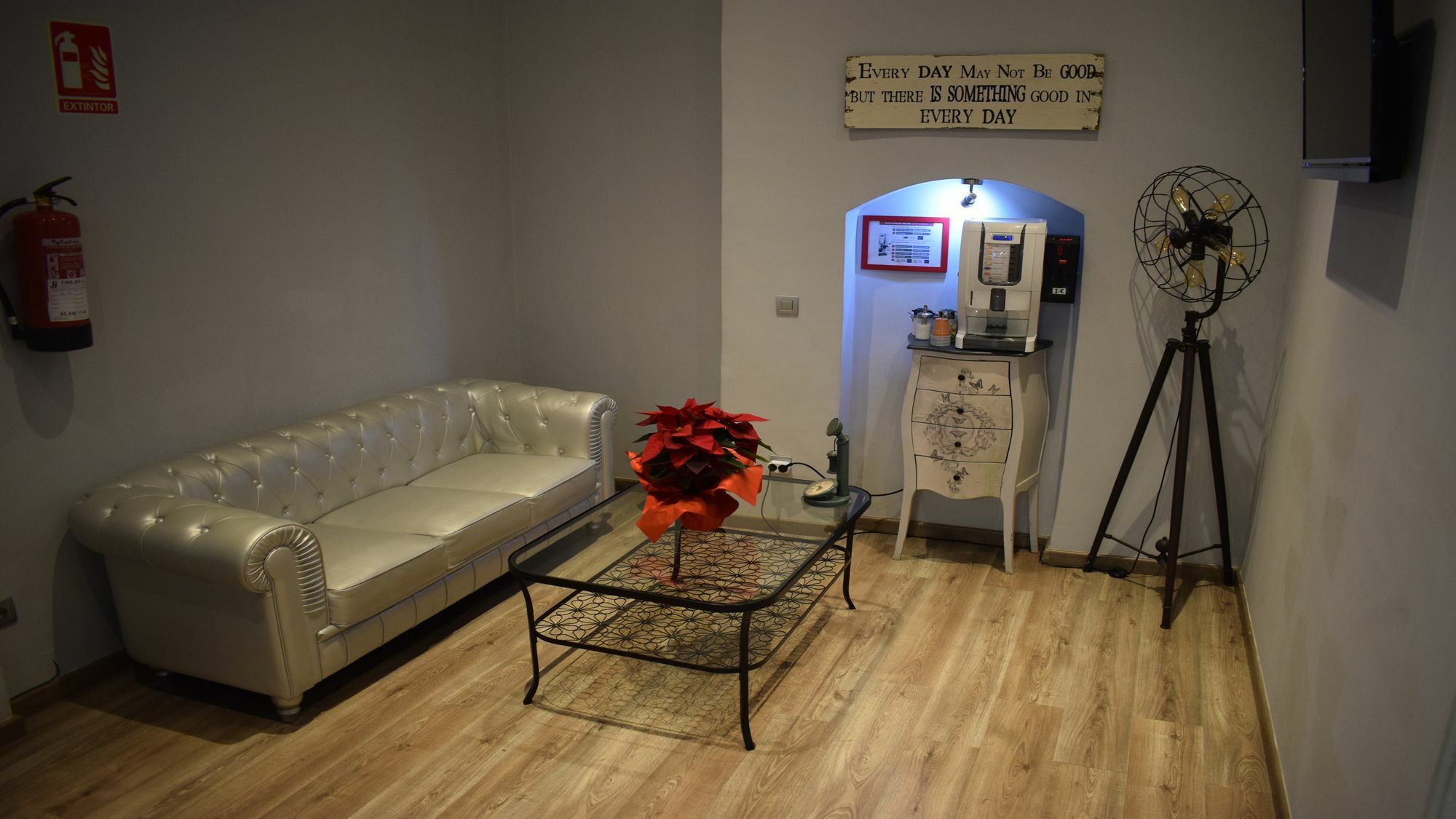 Hostal Mimi Las Ramblas Barselona Dış mekan fotoğraf
