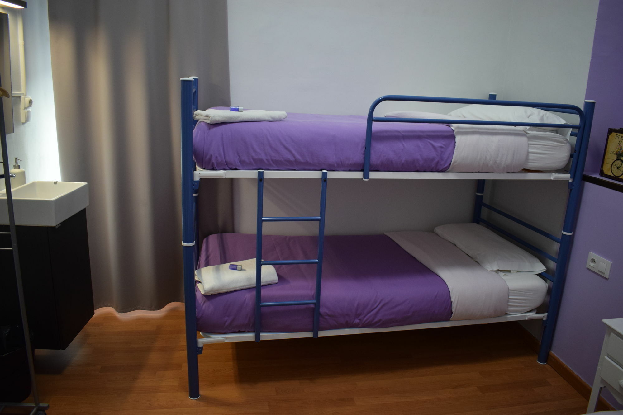 Hostal Mimi Las Ramblas Barselona Dış mekan fotoğraf